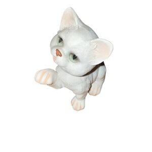 Kathy Wise Kitten Cat Figurine White Big Eyes Raised Paw Vintage Style